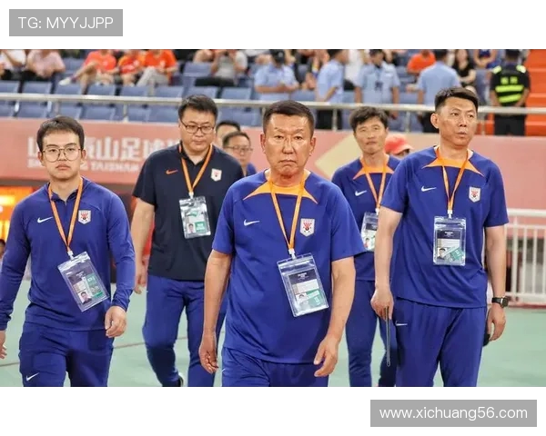 山东泰山强势迎战上海海港 聚焦两队激烈对决与赛季走势分析 山东泰山强势迎战上海海港 聚焦两队激烈对决与赛季走势分析