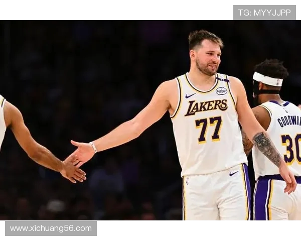 2001年湖人与公牛的经典对决回顾与精彩瞬间分析